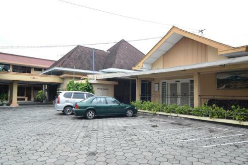 Hostal Reddoorz Plus @ Laweyan
