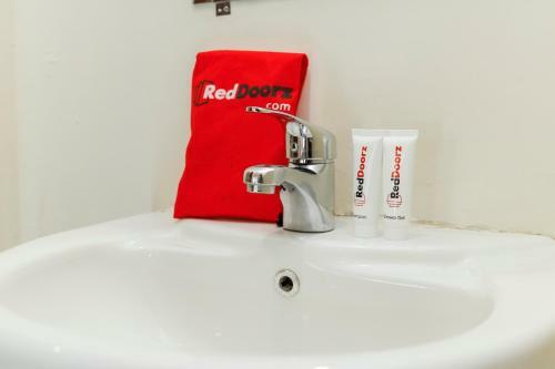 Hostal Reddoorz @ Slamet Riyadi