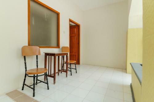 Hostal Reddoorz @ Slamet Riyadi