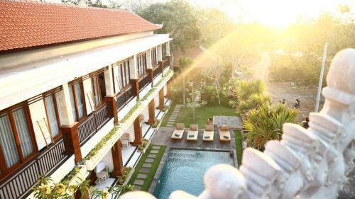 Hostal Seno Guesthouse & Cafe