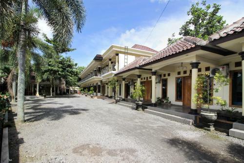 Hotel Reddoorz @ Kompleks Candi Borobudur