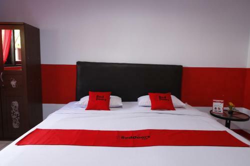 Hostal Reddoorz Plus @ Samratulangi Manado