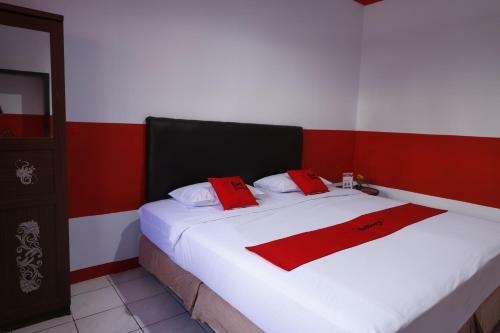 Hostal Reddoorz Plus @ Samratulangi Manado