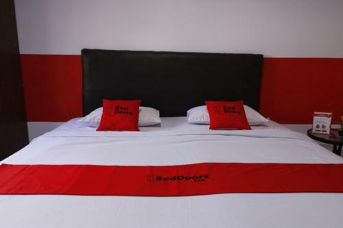 Hostal Reddoorz Plus @ Samratulangi Manado