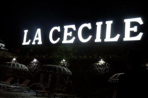La Cecile Hotel & Cafe Komodo