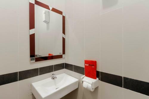 Hostal Reddoorz Near Exit Tol Bogor
