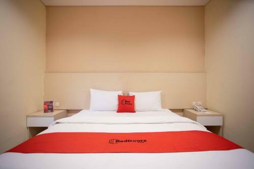 Reddoorz Premium @ Igloo Hotel