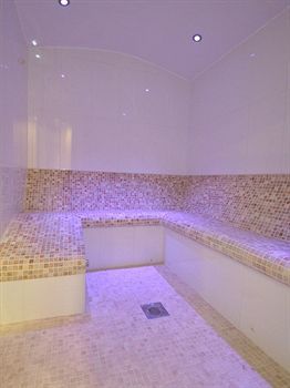 Clover Naturist Spa And Hotel