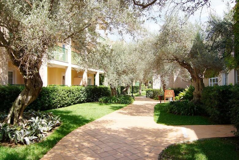Aparthotel Zafiro Cala Mesquida