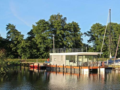 Hausboot Ueckermuende Typ Floating