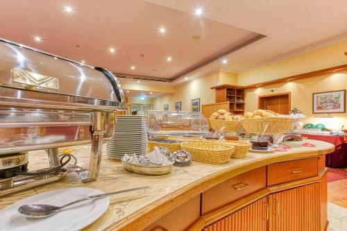 Hotel Elbotel Rostock By Centro