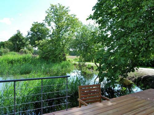 Landhaus Mit S�dterrasse Am Teich