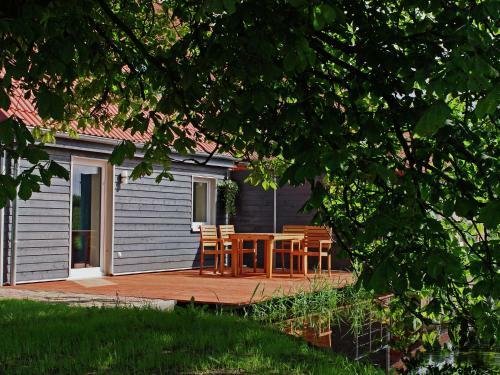 Landhaus Mit S�dterrasse Am Teich