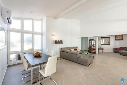 Villa Palm Beach Gem - Right By Hotel Strip, Malls And Beaches!