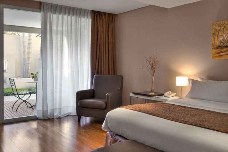 San Isidro Plaza Hotel