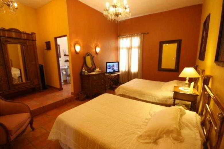 Hotel El Meson De Los Poetas