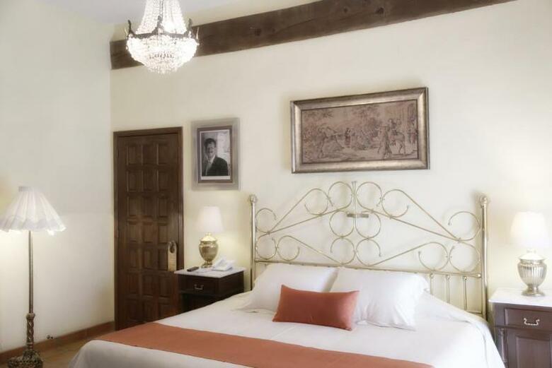Hotel El Meson De Los Poetas