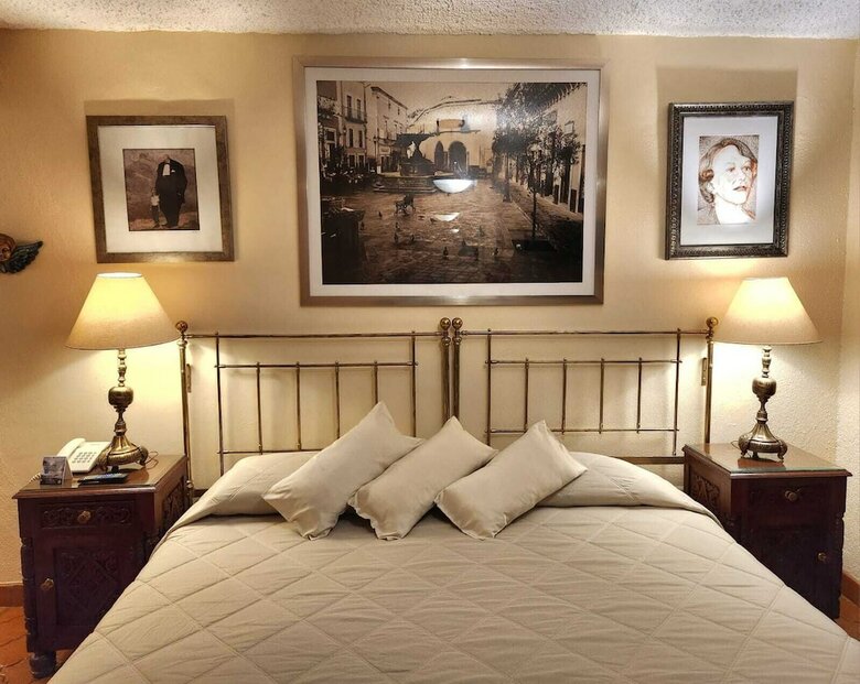 Hotel El Meson De Los Poetas