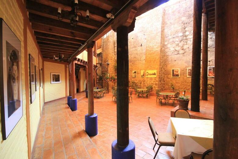 Hotel El Meson De Los Poetas