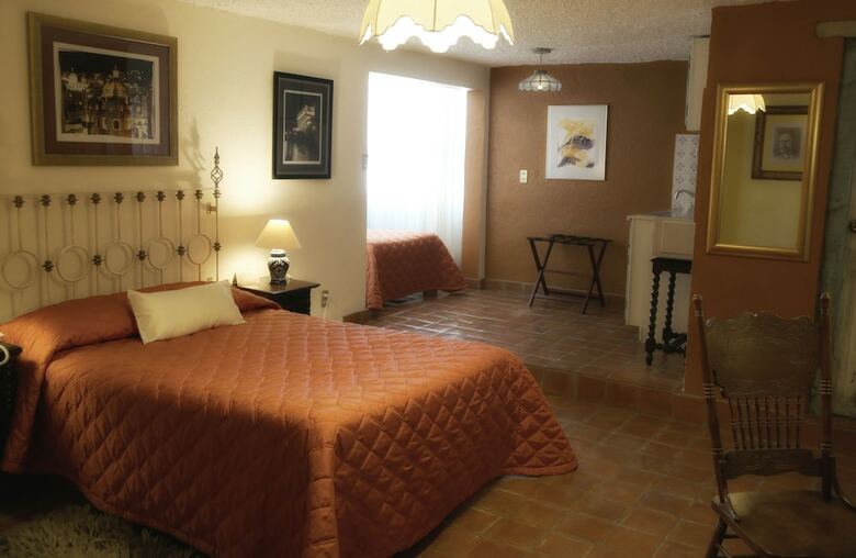 Hotel El Meson De Los Poetas