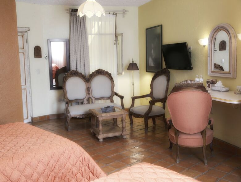 Hotel El Meson De Los Poetas