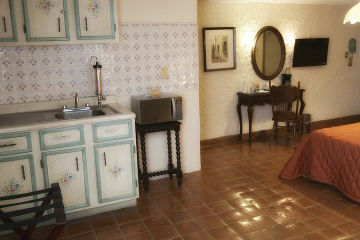 Hotel El Meson De Los Poetas