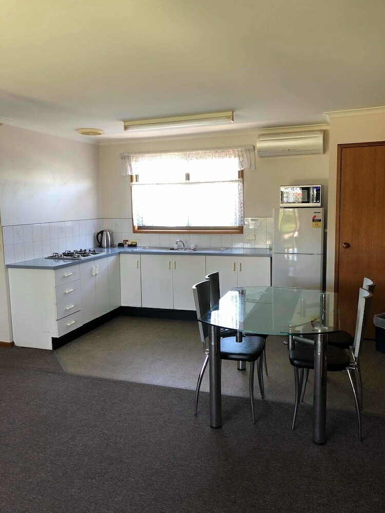 Motel Lakes Jakaranda Holiday Units
