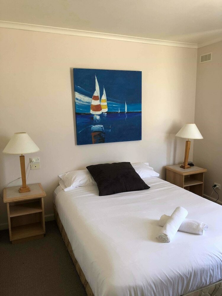 Motel Lakes Jakaranda Holiday Units