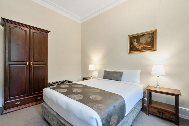 Waratah On York Bed & Breakfast