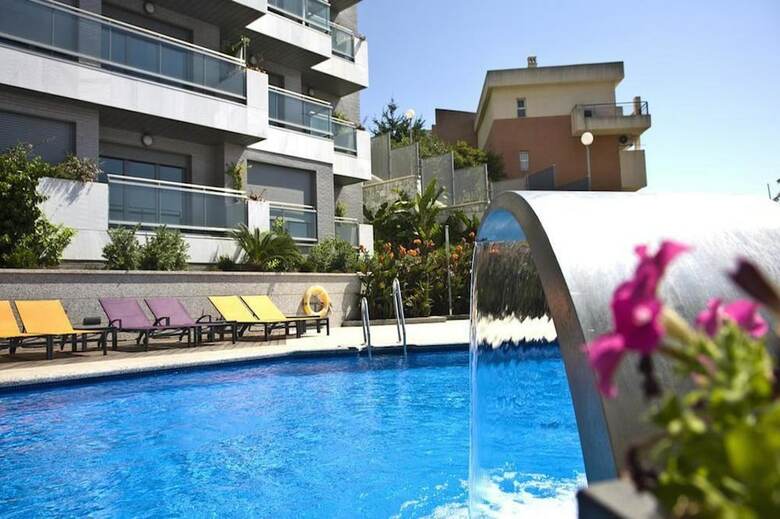 Nexus Benalmadena Suites & Apartments