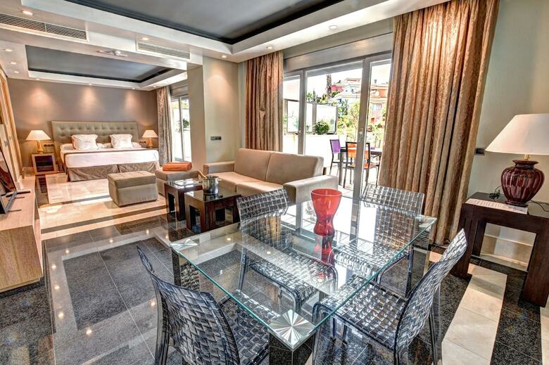 Nexus Benalmadena Suites & Apartments