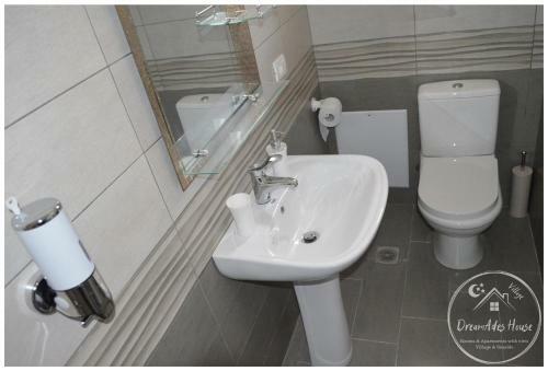 Hostal Dreamades House - Village