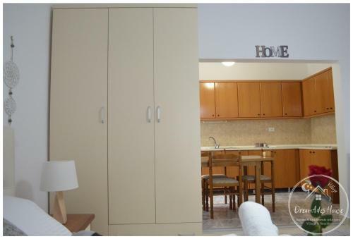 Hostal Dreamades House - Village