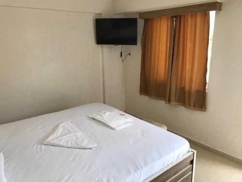 Eri Rooms