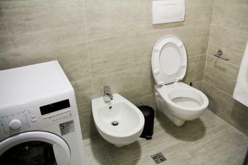 Feel At Home Apartment! Near The Center.