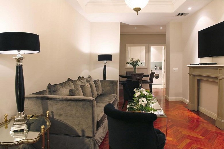 Hotel Luxury Suites