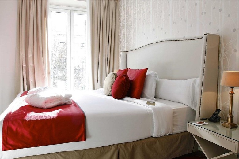 Hotel Luxury Suites