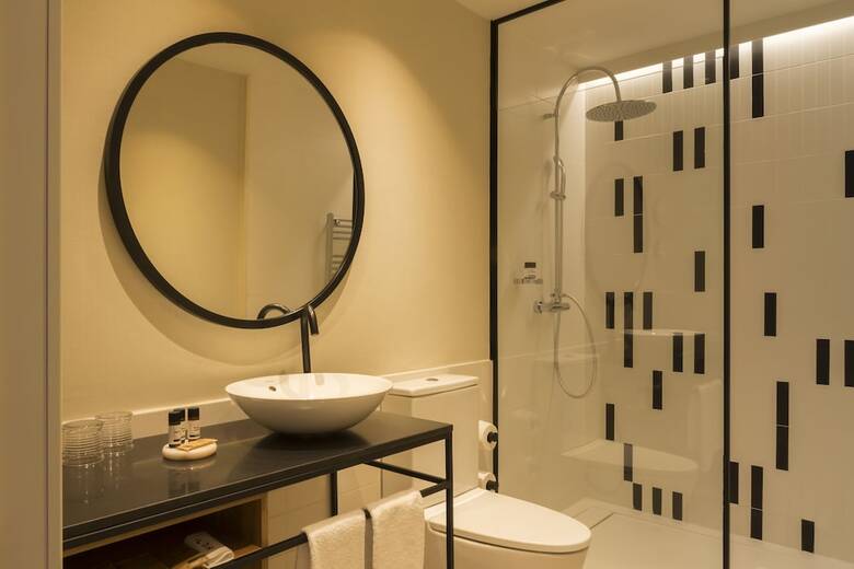 Hotel Icon Embassy