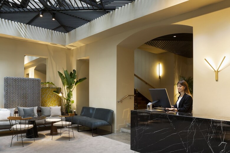 Hotel Icon Embassy