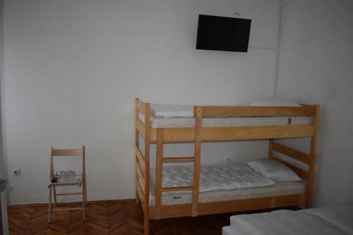 Hostal De Lux Apartment & Rooms Emilia