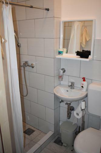 Hostal De Lux Apartment & Rooms Emilia
