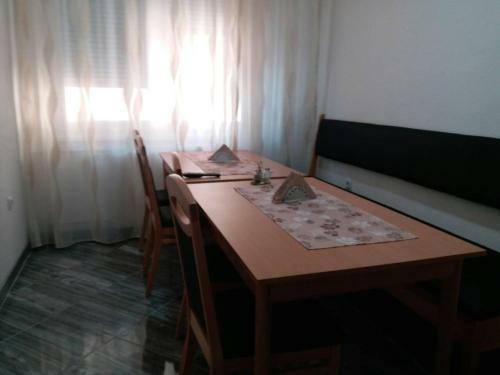 Hostal Apartmani I Sobe Taunus Bl
