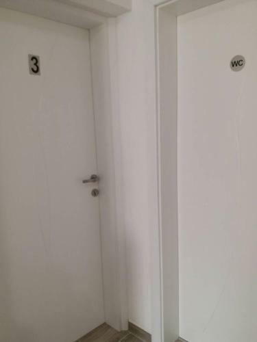 Hostal Apartmani I Sobe Taunus Bl