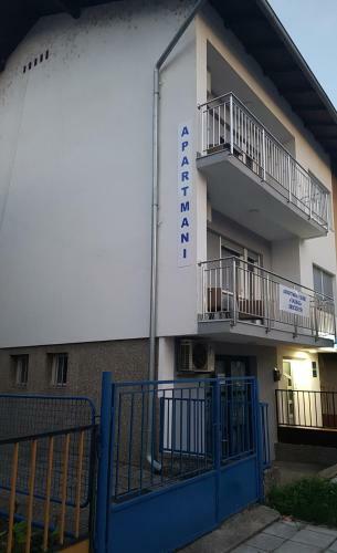 Hostal Apartmani I Sobe Taunus Bl