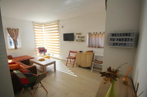 Nest Apartment