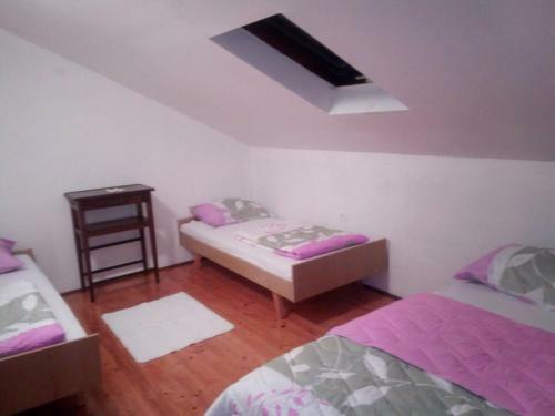 Albergue Kamena ?uprija