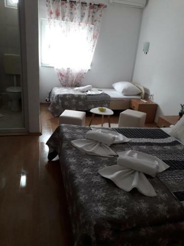 Hostal Pansion Viola