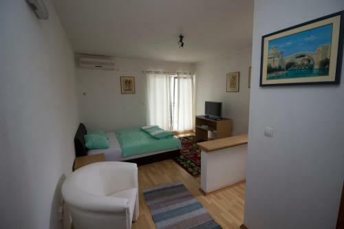 Hotel & Rooms Lombrelle