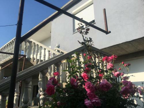 Albergue Guesthouse Red