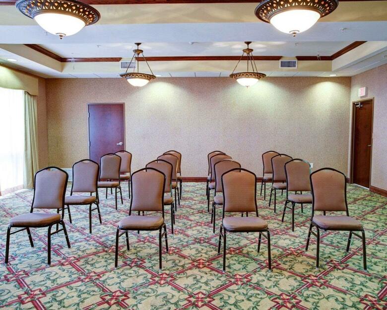 Hotel Comfort Suites University Drive